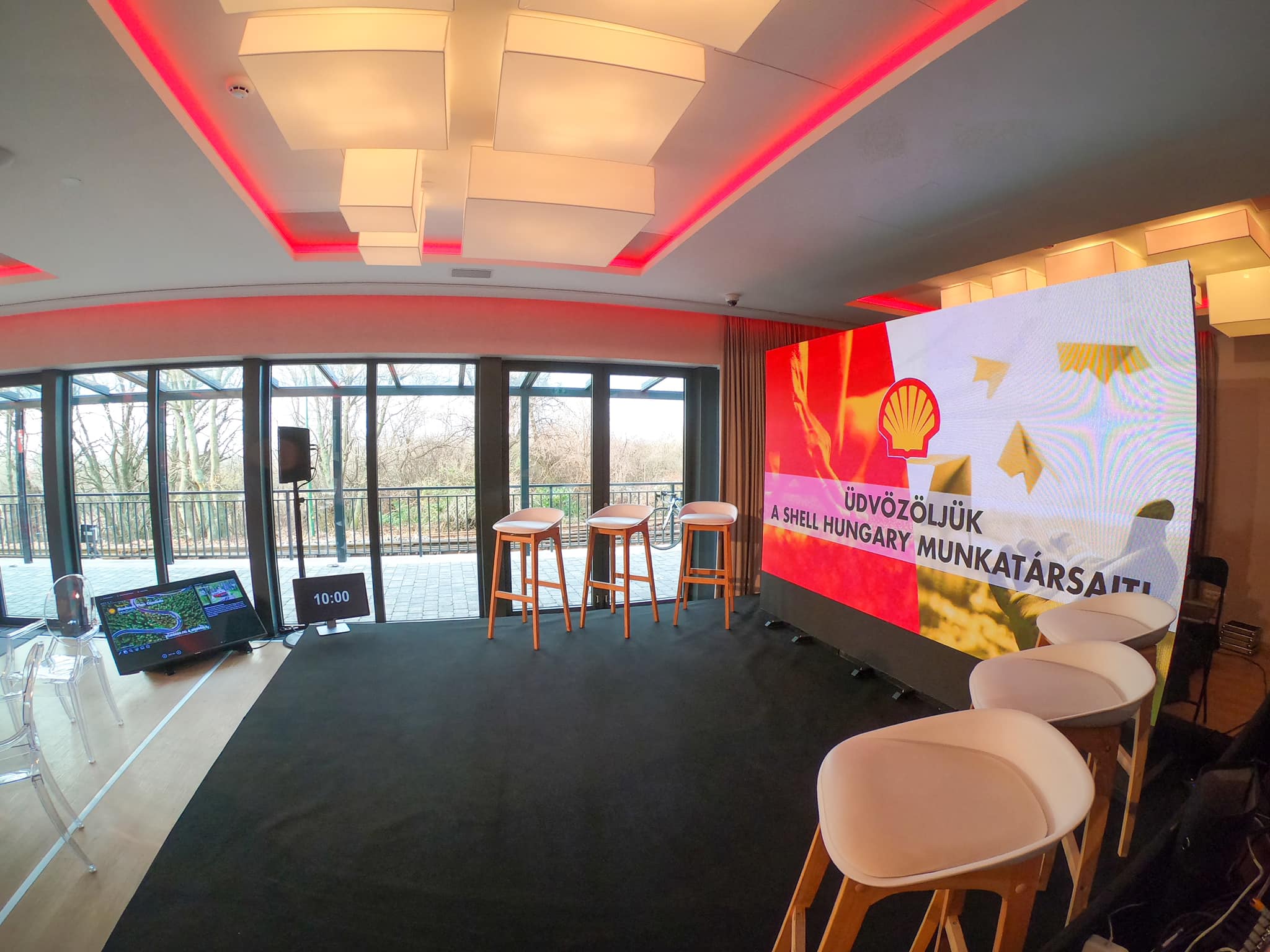 led fal konferencia beszélgetés hangosítás